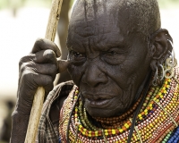 Danze in un villaggio etnia turkana vicino lago Turkana Foto n. POA0669