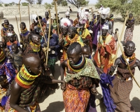 Matrimonio nel villaggio di Neputi vicino Lago Turkana Foto n. AOK6179