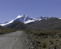 Panorama del Complesso di Pongos dalla strada per la Laguna Perolcocha Foto n. AOK2592