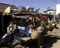 Mercato di Tigyit lungo la strada da Kalow a Loikaw  Foto n. AOK8114