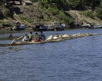 Zattera di bambu lungo il Fiume Lemro nel territorio Chin vicino Sittwe Foto n. AOK9054