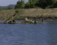 Zattera di bambu lungo il Fiume Lemro nel territorio Chin vicino Sittwe Foto n. AOK9062